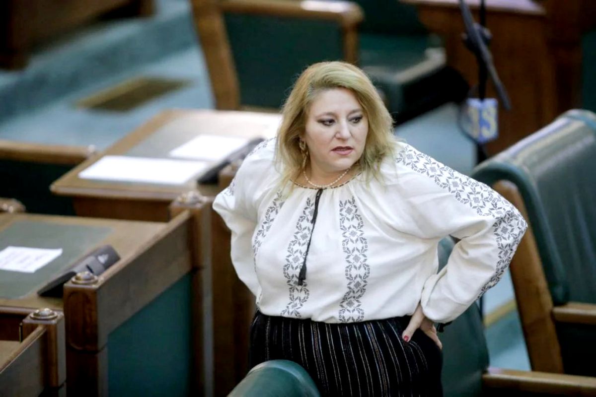 Care este adevărata poveste a senatoarei Diana Șoșoacă?