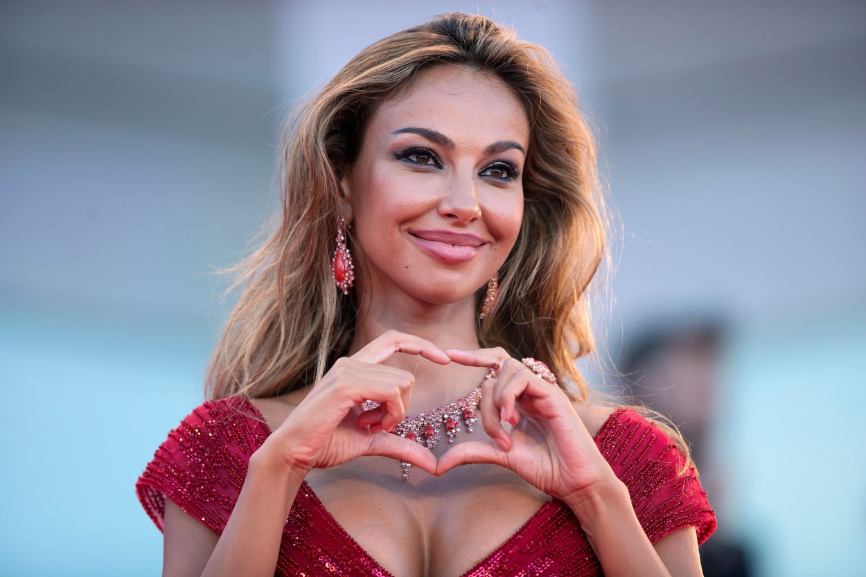 Mădălina Ghenea va primi o sumă impresionată pentru a o interpreta pe Sophia Loren