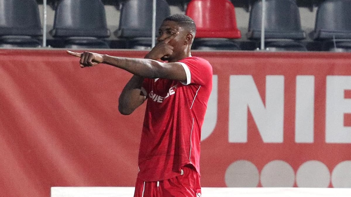 Kennedy Boateng Kennedy Boateng a adus un punct pentru „câini”