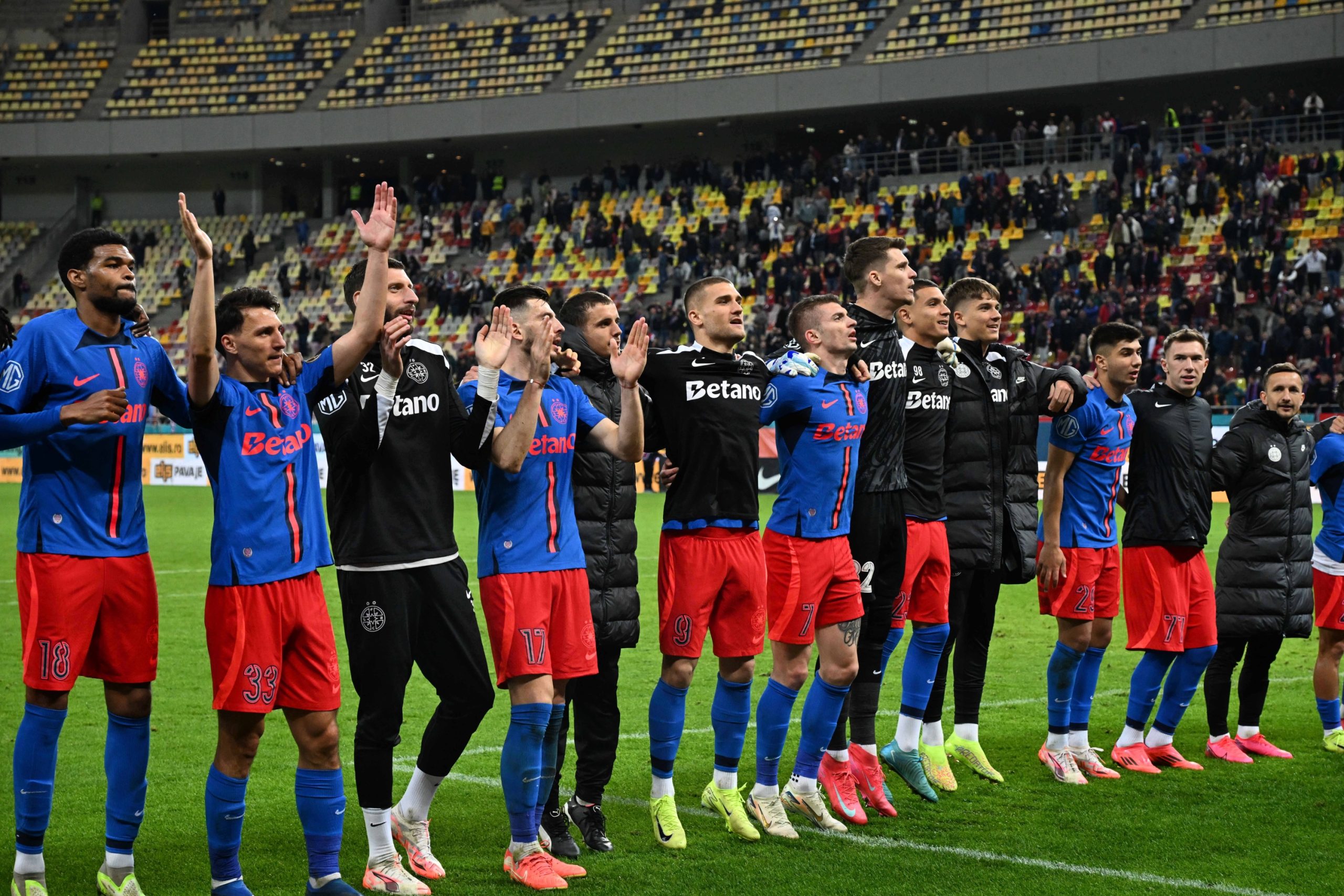 fotbaliştii FCSB Fotbaliştii FCSB-ului s-au descătuşat şi în teren, dar şi la interviuri