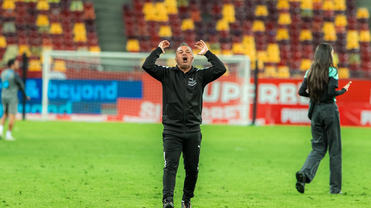 Florentin Petre Florentin Petre își prelungește contractul cu Dinamo