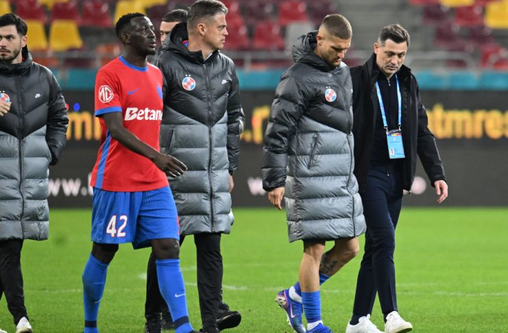 Probleme în lanț la FCSB! Mirel Rădoi a mai primit o veste proastă Probleme în lanț la FCSB! Mirel Rădoi a mai primit o veste proastă