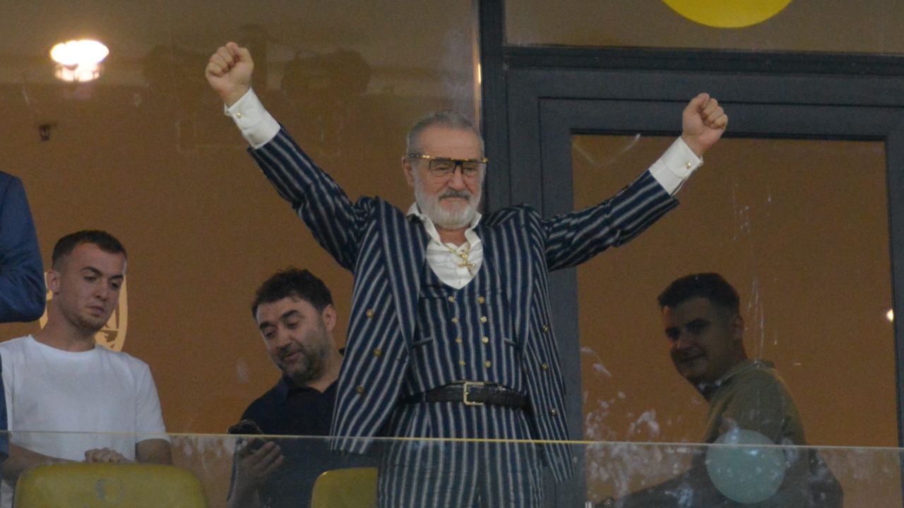 Gigi Becali Gigi Becali, clauză uriașă pentru un fotbalist
