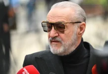 Gigi Becali, critic cu Dennis Politic și Eddy Gnahore Gigi Becali, critic cu Dennis Politic și Eddy Gnahore