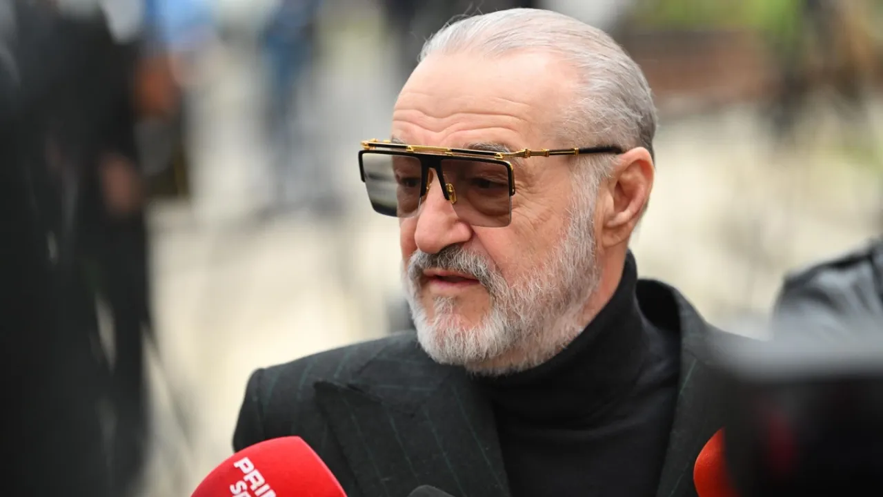 Gigi Becali 6 Gigi Becali, critic cu Dennis Politic și Eddy Gnahore